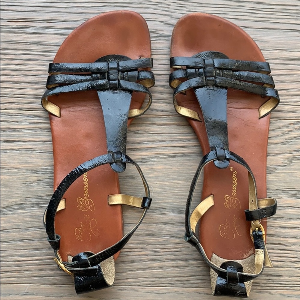 Matt Bernson Black and Brown Leather T-Strap Sandals
